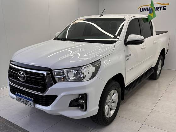 TOYOTA HILUX 2.7 SR 4X2 CD 16V FLEX 4P AUTOMÁTICO TOYOTA HILUX 2.7 SR 4X2 CD 16V FLEX 4P AUTOMÁTICO